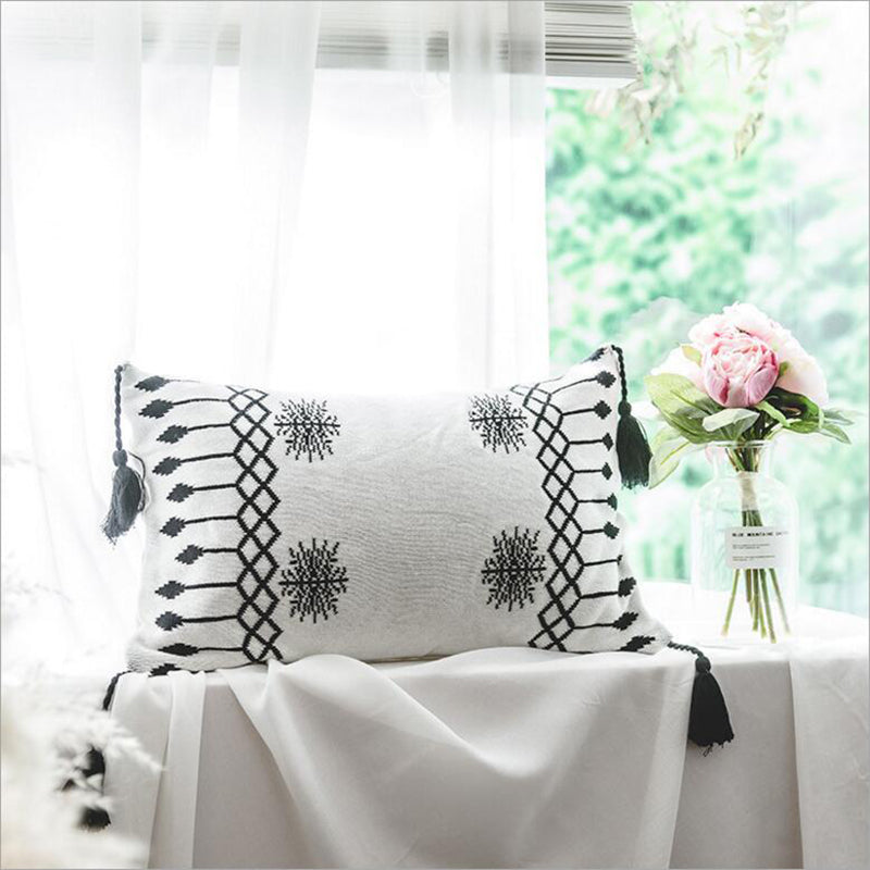 New Knitted Cushion Covers with Yarn Tassel Handmade Cushions White Black Geometric Pattern Home Decor Pillow Case for Sofa