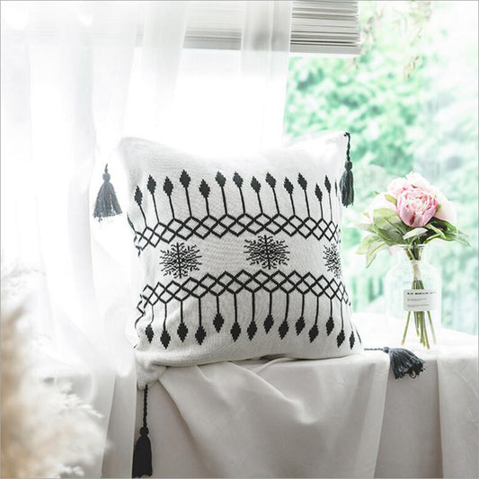 New Knitted Cushion Covers with Yarn Tassel Handmade Cushions White Black Geometric Pattern Home Decor Pillow Case for Sofa